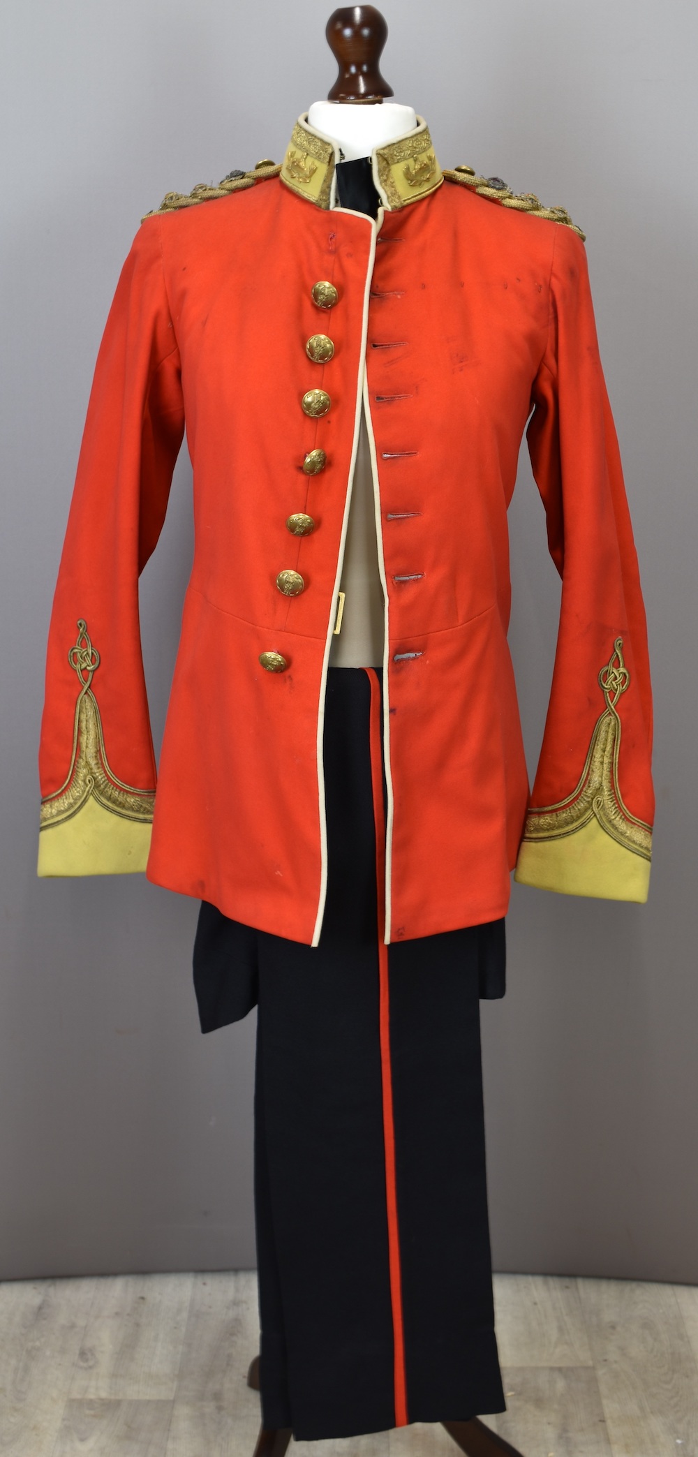 Collection Of Military Uniforms Sold On Behalf Of The Royal Gloucestershire Hussars Sold Ś55,000