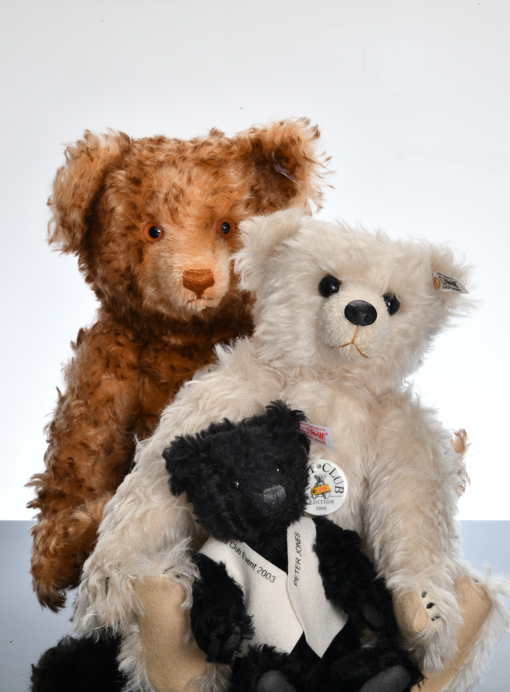Large Private Collection Of Teddy Bears Sold £33,000
